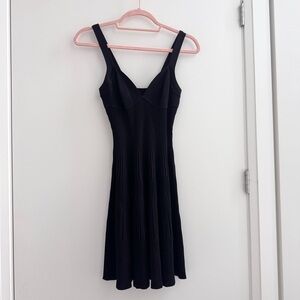 Elegant Black Sleeveless Knit Dress
